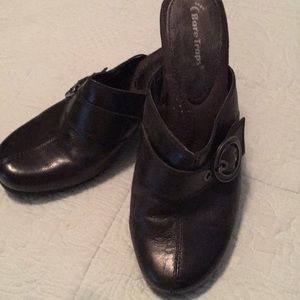 ‼️REDUCED‼️Bare Traps leather clog Size 8.5 Black